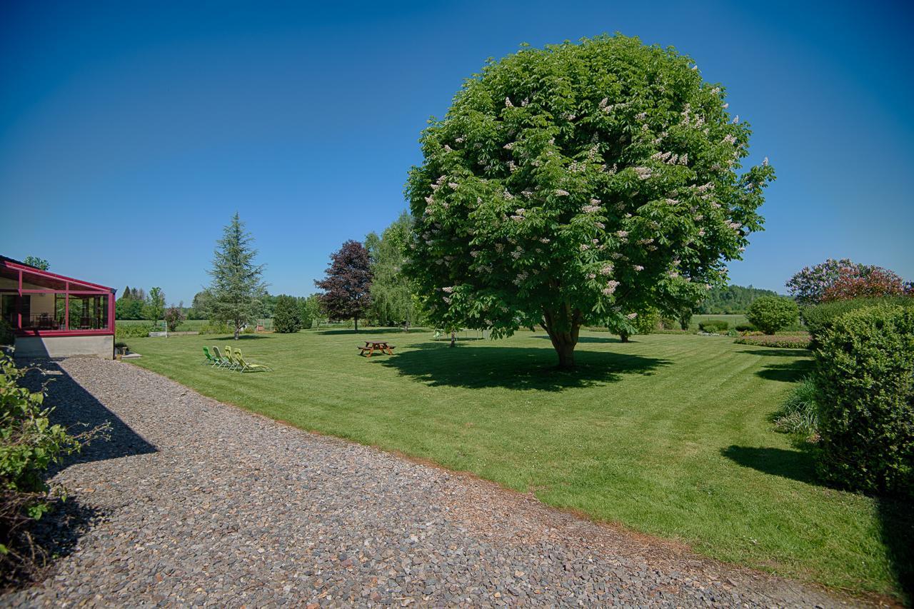 Вилла Au Jardin Fleuri Vauxaillon Экстерьер фото